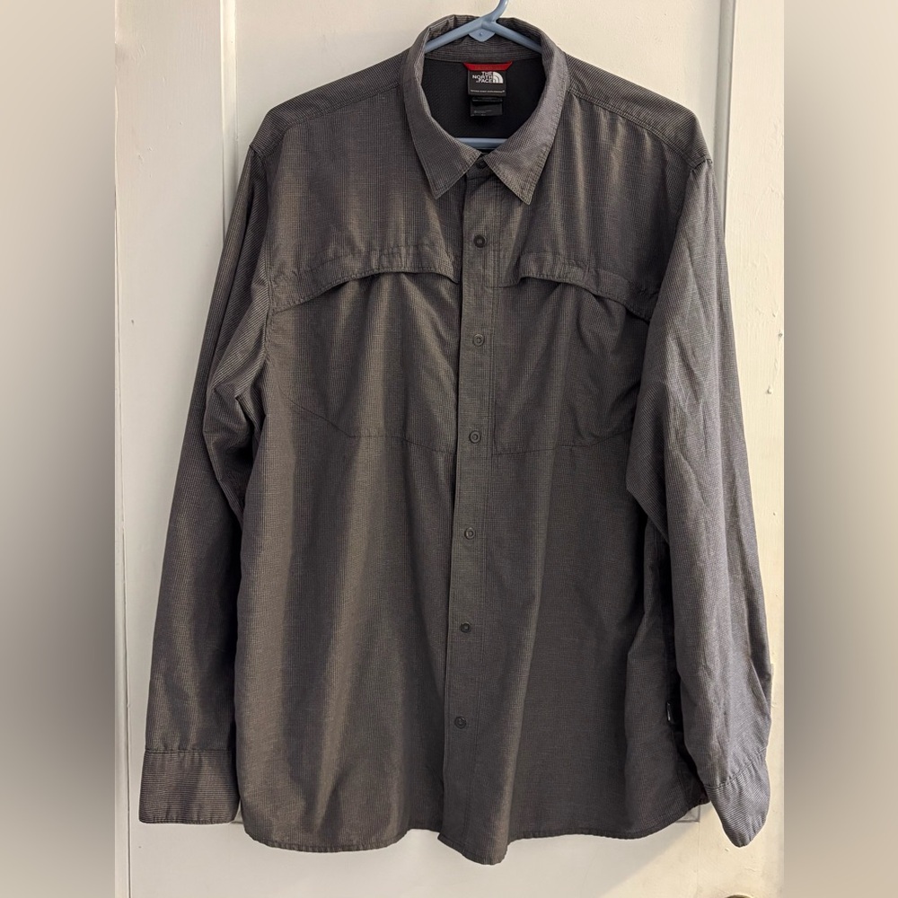 The North Face Men's Large Gray Plaid Long Sleeve Snap Front Shirt